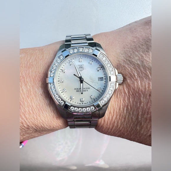 ⭐️HOST PICK ⭐️ Tag Heuer Ladies 32mm Aquaracer with Pearl Face & Diamonds - Picture 9 of 9